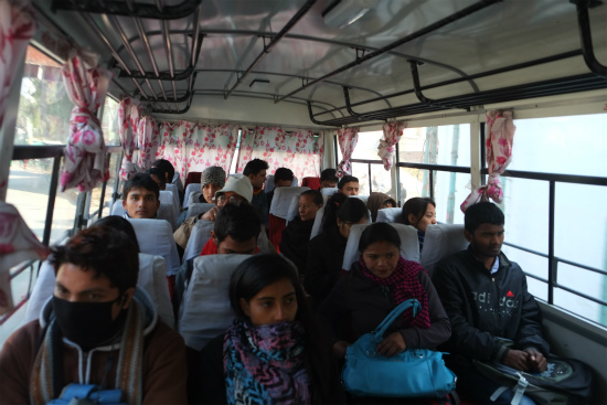 ネパールの公共バス
